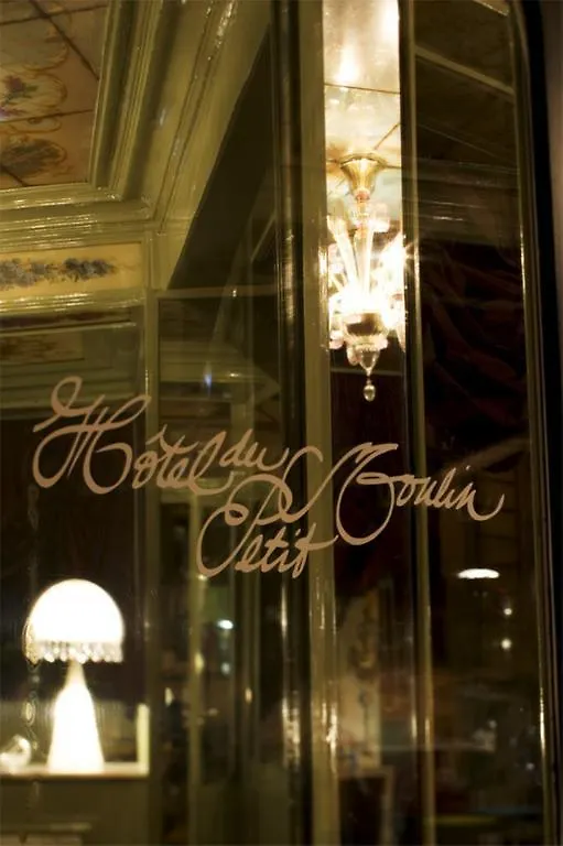 Otel Du Petit Moulin, Haute Couture By Lacroix 4*