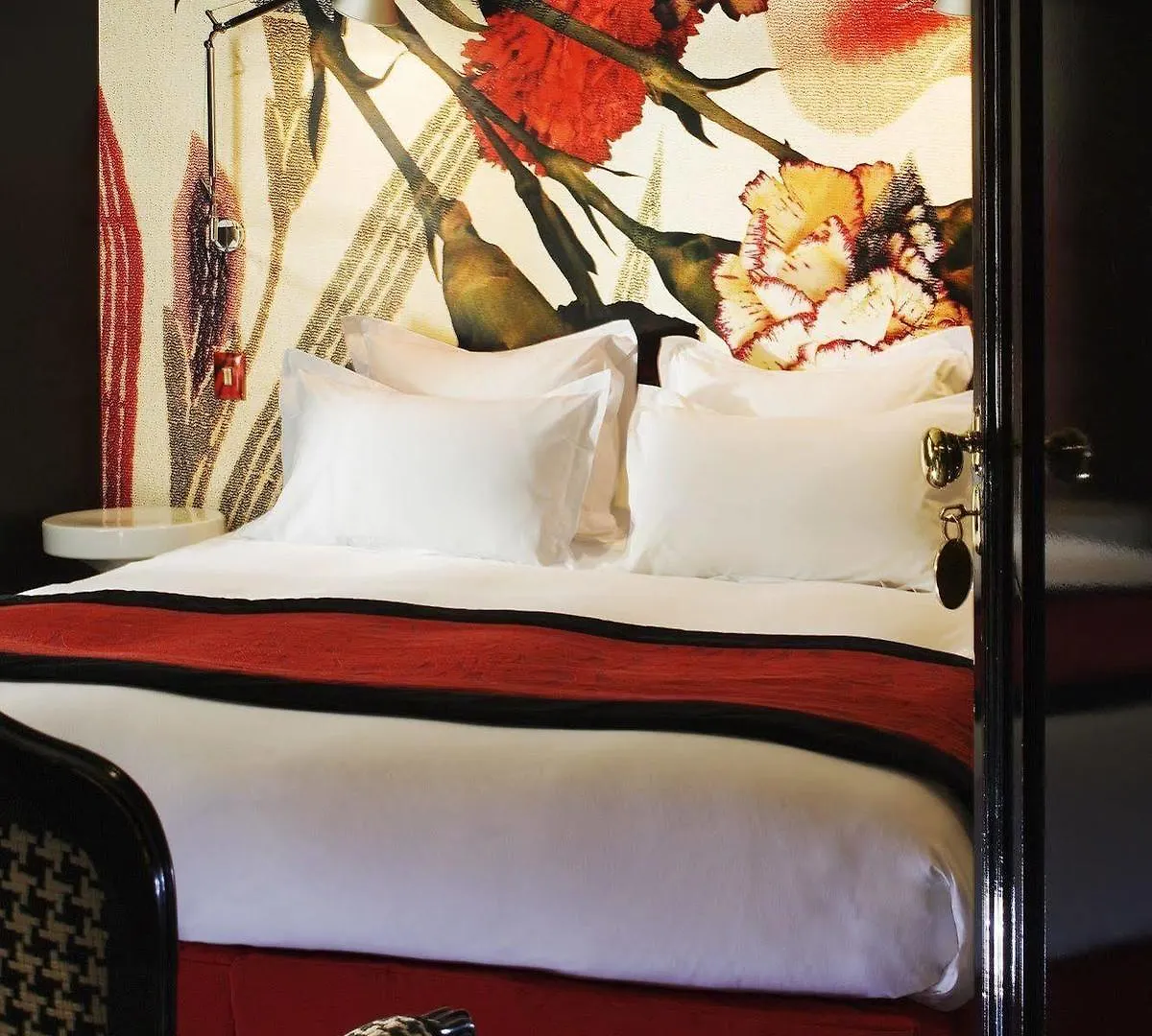 Du Petit Moulin, Haute Couture By Lacroix 4*