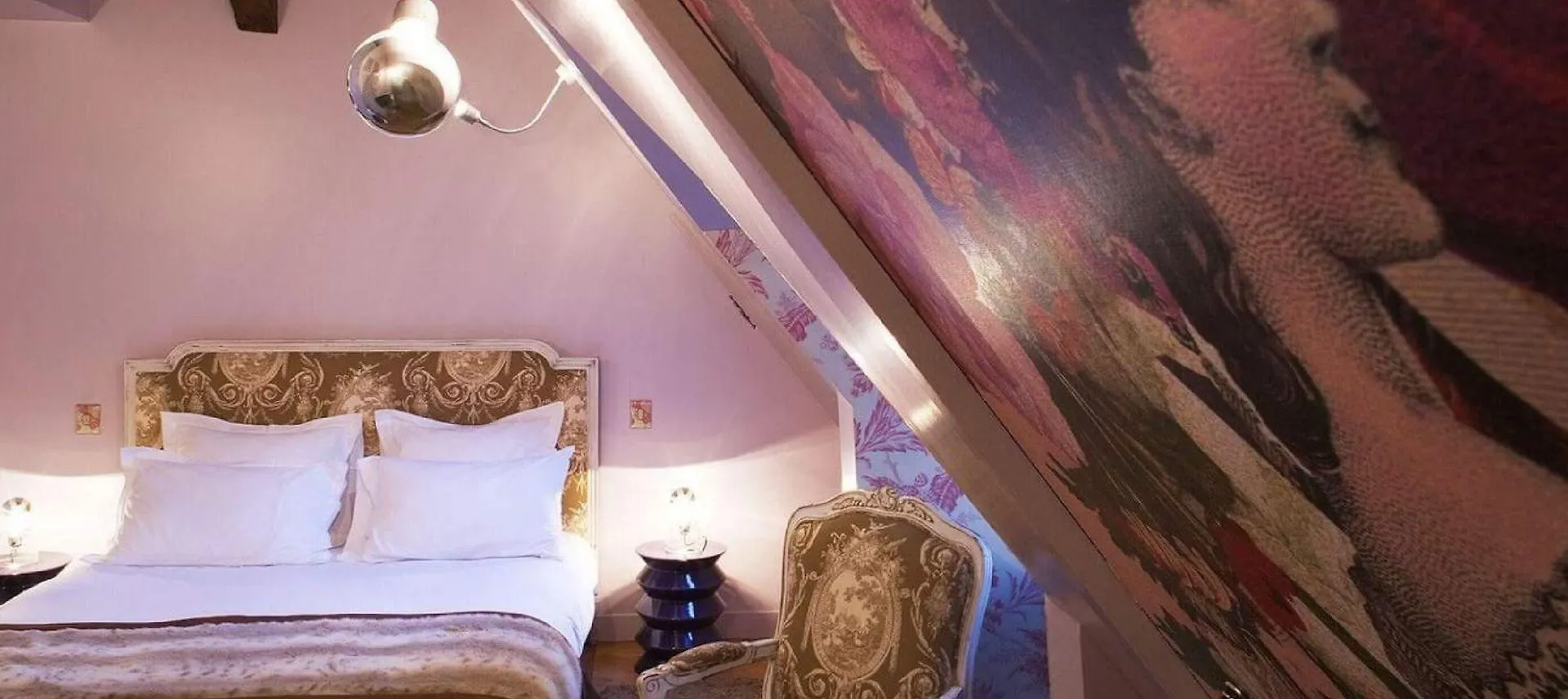 Du Petit Moulin, Haute Couture By Lacroix Hotel Paris