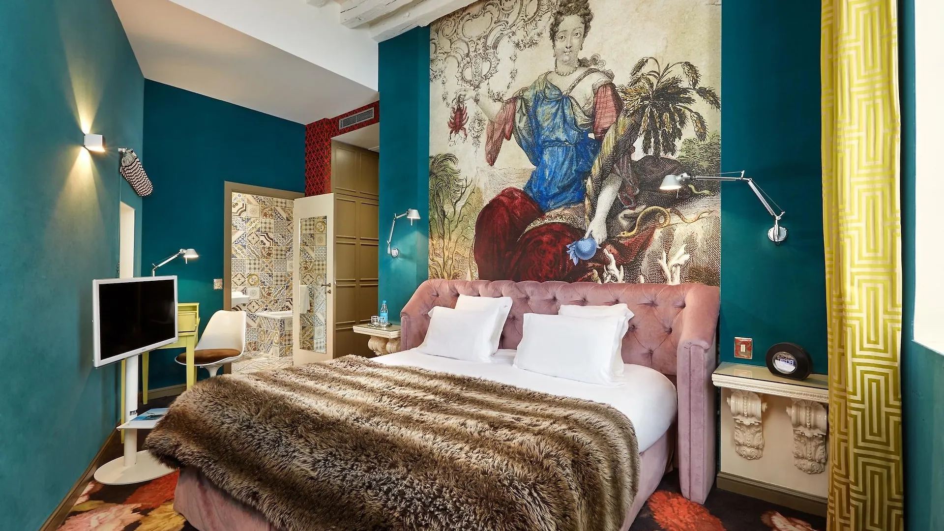 Du Petit Moulin, Haute Couture By Lacroix Hotel 4*