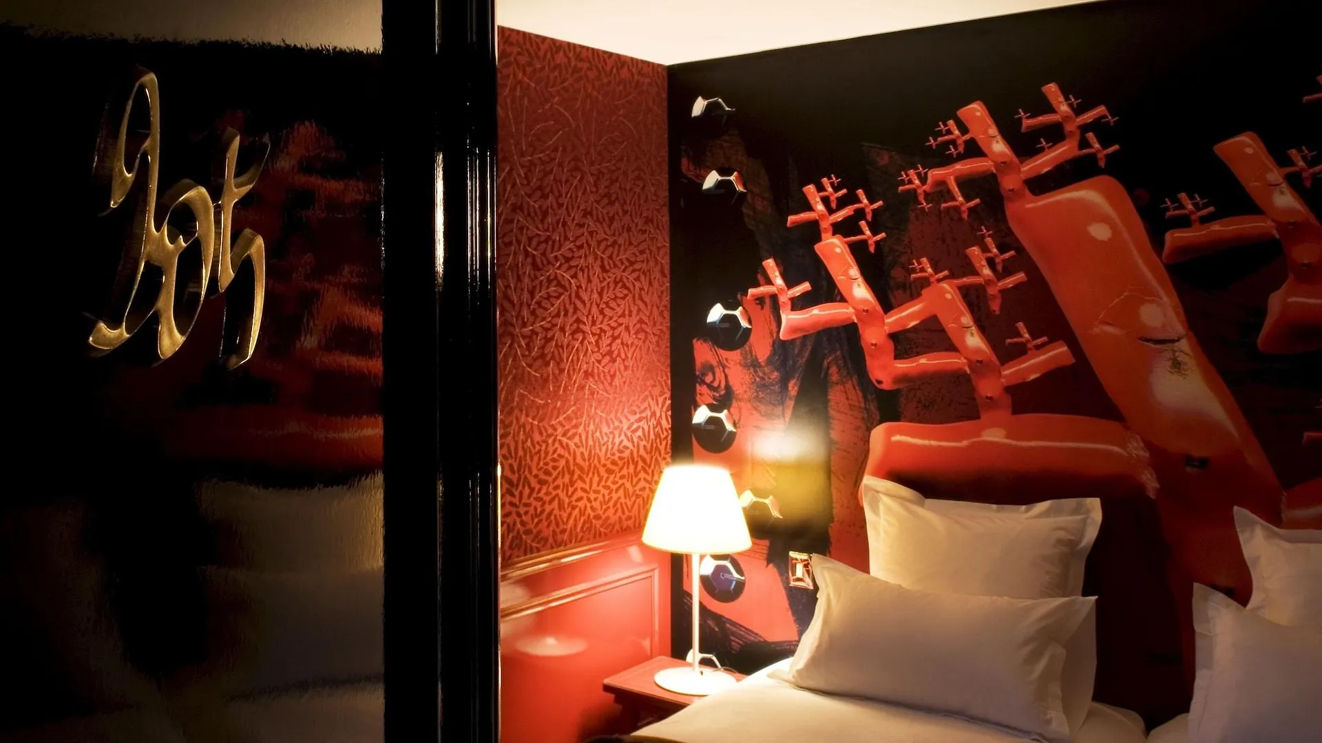 Du Petit Moulin 4*