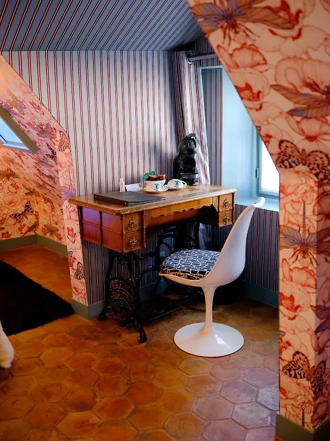 Du Petit Moulin 4*