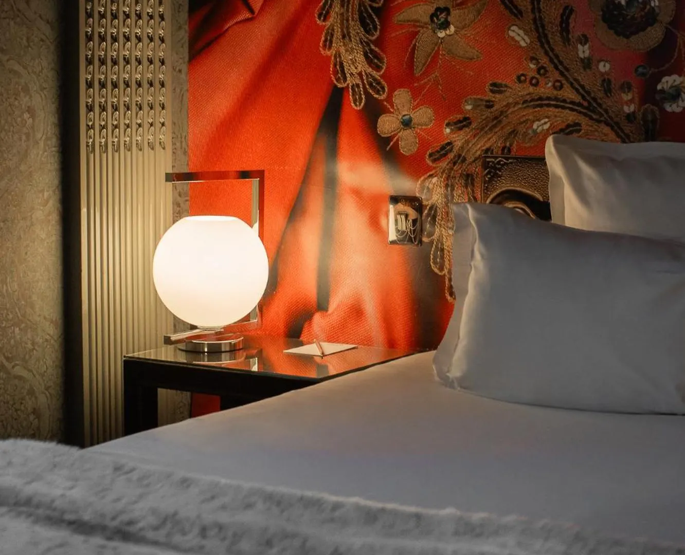 Du Petit Moulin, Haute Couture By Lacroix Hotel 4*