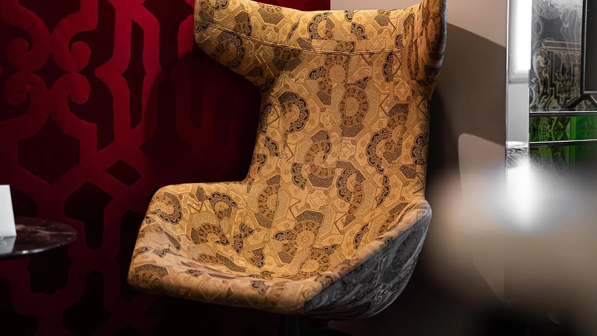 Hotel Du Petit Moulin, Haute Couture By Lacroix Paris
