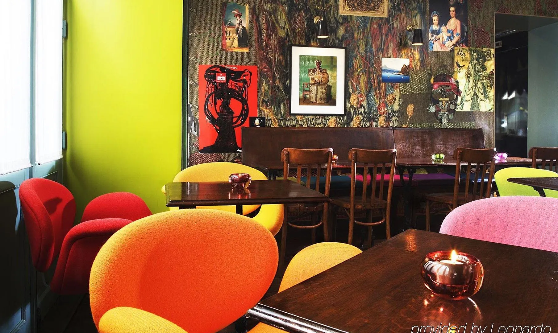 Du Petit Moulin, Haute Couture By Lacroix Hotel Paris