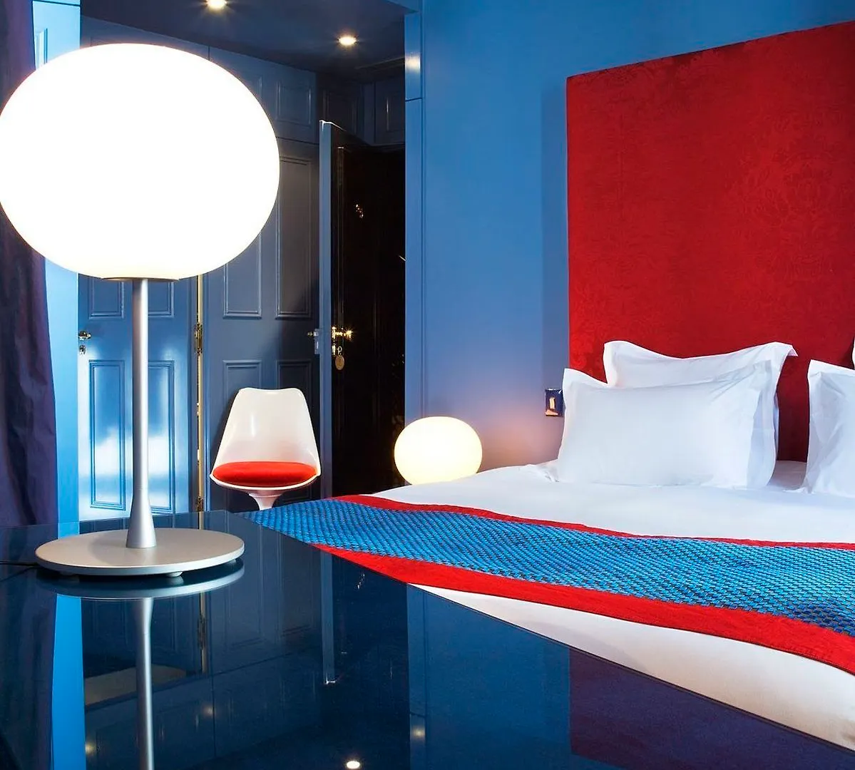 Hotel Du Petit Moulin, Haute Couture By Lacroix 4*