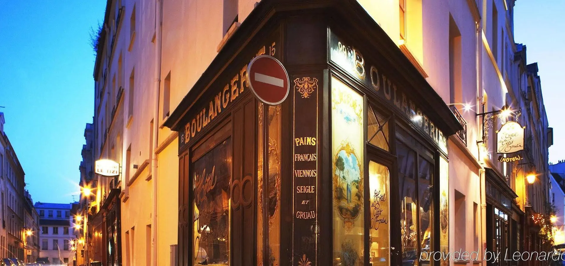 Hotel Du Petit Moulin 4*