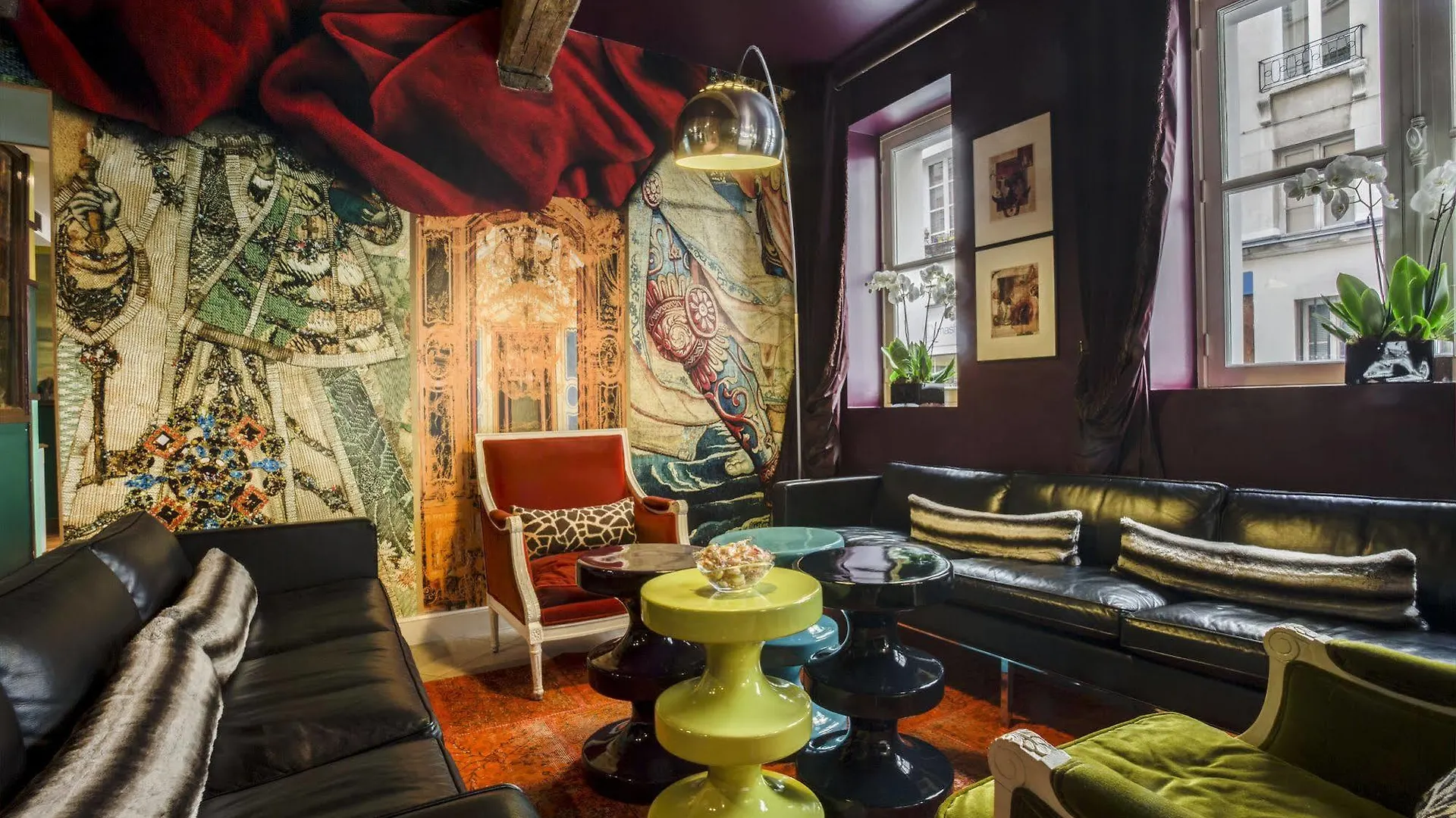 Du Petit Moulin, Haute Couture By Lacroix 4* Paris
